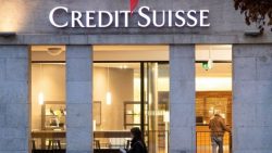 a-fuga-bilionaria-de-recursos-que-quase-quebrou-o-credit-suisse-revelada-pelo-ultimo-balanco-do-banco