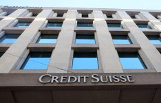 ubs-pretende-concluir-compra-do-credit-suisse-ate-comeco-de-junho