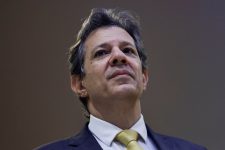 no-japao,-haddad-levanta-preocupacao-com-situacao-economica-e-seca-na-argentina