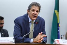 arcabouco-busca-equilibrio-entre-progressistas-e-conservadores-para-‘despolarizar’-pais,-diz-haddad