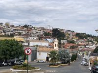 censo-do-ibge:-saiba-quais-sao-as-cidades-onde-a-populacao-‘encolheu’-no-centro-oeste-de-mg