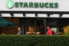 starbucks-brasil:-dona-do-burger-king-inicia-tratativas-com-a-matriz-para-explorar-a-marca-no-pais