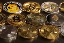 bitcoin-acima-de-us$-60-mil:-o-que-tem-impulsionado-a-criptomoeda?